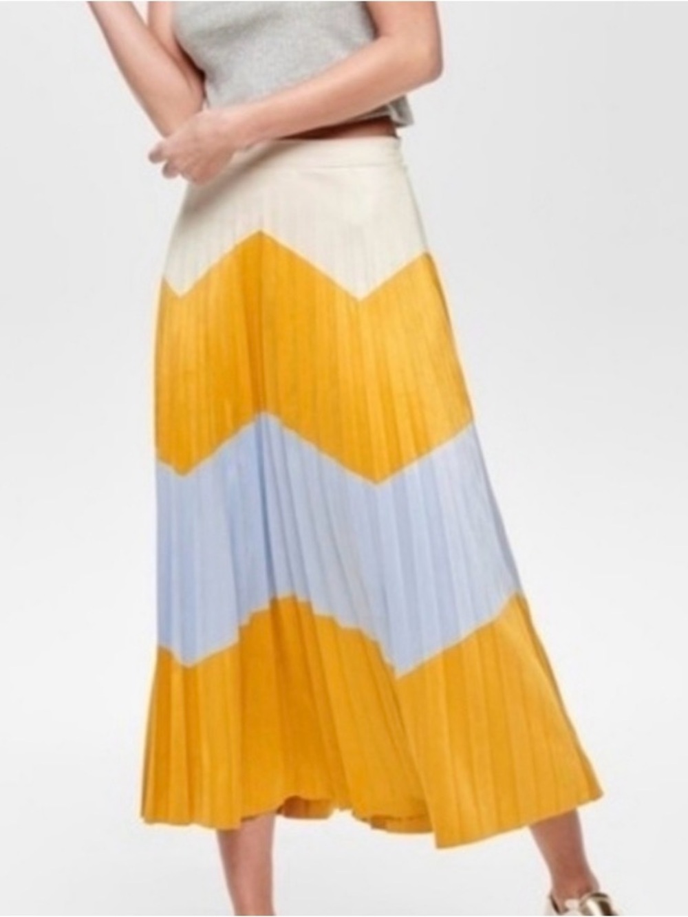 ZARA Pleated Chevron Colorblock Midi Skirt in Yellow, Light Gray & Cream
